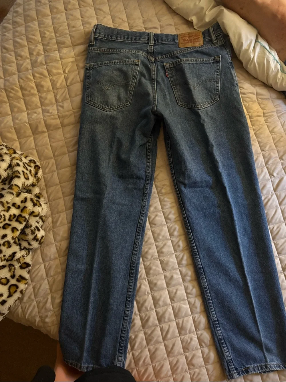 Levi's 550 Relaxed Straight Jeans - Light Blue Denim